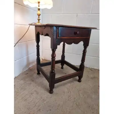 Antiker Eichen Beistelltisch aus dem späten 17. Jahrhundert