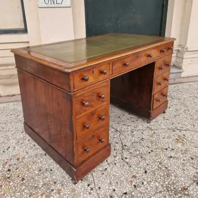 Mahagoni Schreibtisch