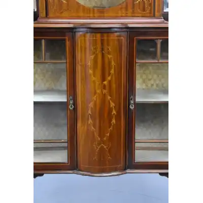 Vitrine mit Intarsien