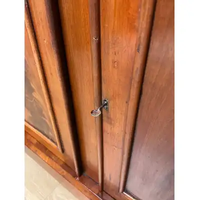 Sideboard mit Spiegel