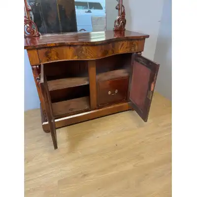 Sideboard mit Spiegel