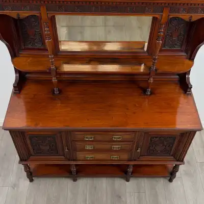 Antikes Sideboard mit Aufsatz 