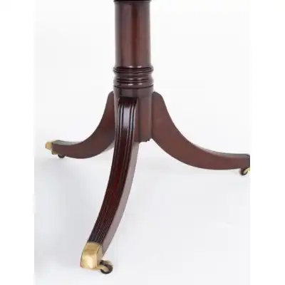 Ovaler Esstisch Antik mit Säulen 