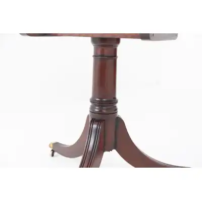 Ovaler Esstisch Antik mit Säulen 