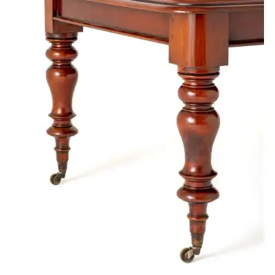 Massiver Esstisch Ausziehbar mit Patina