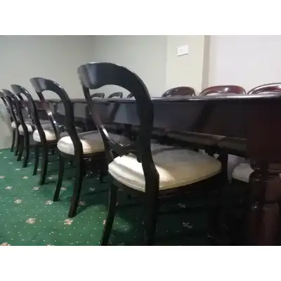 Großes Esszimmer Set - Dining Table und Stühlen