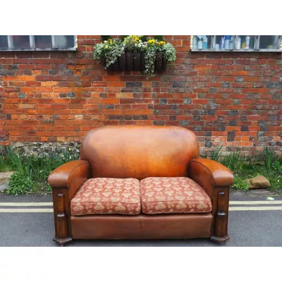 Schönes antikes Art Deco Leder und Wachstuch Sofa