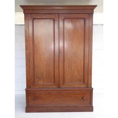Schöner original viktorianischer Massivholz Mahagoni Kleiderschrank