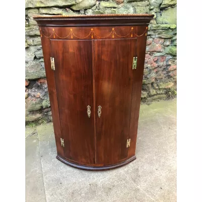 Attraktiver georgianischer Mahagoni Eckschrank Sideboard mit Intarsien