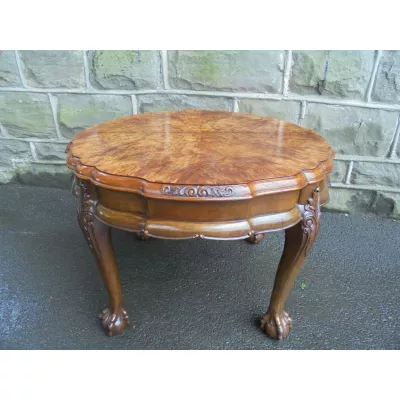 Antiker Nussbaum Couchtisch Original 1920