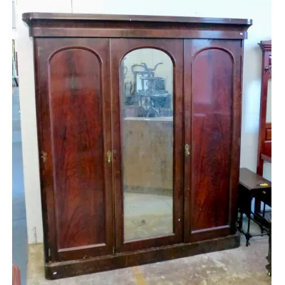 Schöner viktorianischer Mahagoni Kleiderschrank Original Massivholz