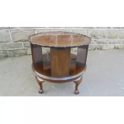 Antiker drehbarer original Mahagoni Kaffeetisch / Sofatisch Bücherregal