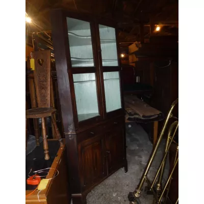 Original Georgischer Mahagoni Eckschrank antik aus dem späten 18. Jahrhundert