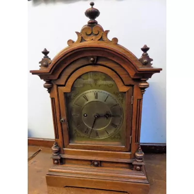 Winterhalder & Hoffmeier Uhr aus Nussholz von ca. 1900