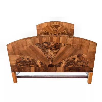 1930er Art-Deco-Doppelbett aus Nussbaum