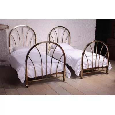 Auffallendes Paar Art-Deco-Einzelbetten von ca. 1920