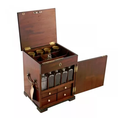 Georgischer Mahagoni Apothekerschrank von ca. 1800