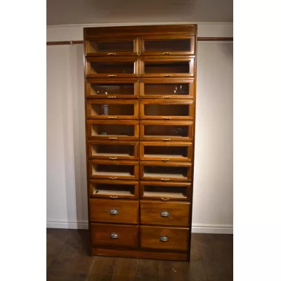 Ladenschrank    Schrank von 1930 Massivholz mit vielen Fächern