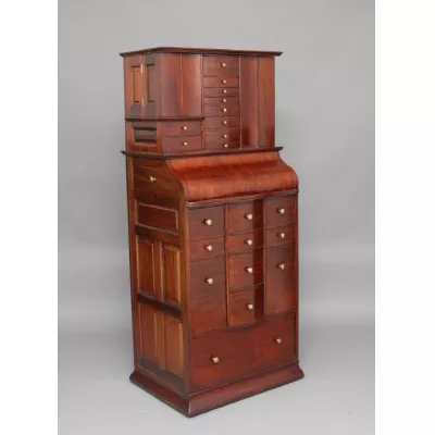 Großartiger Massiver Mahagoni Zahnarztschrank antik von ca. 1890