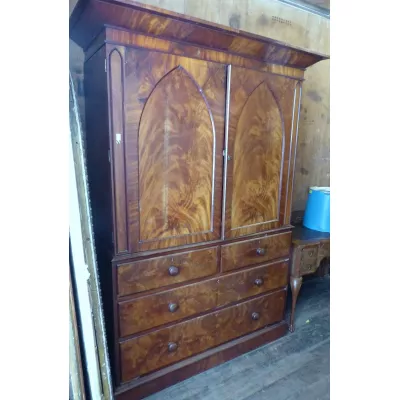 Viktorianischer Kleiderschrank von 19.JH