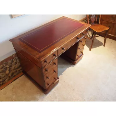 Viktorianischer Schreibtisch Mahagoni kleine Größe von ca. 1850