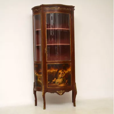 Antike französische Ormolu montierte bemalte Vitrine von ca. 1920