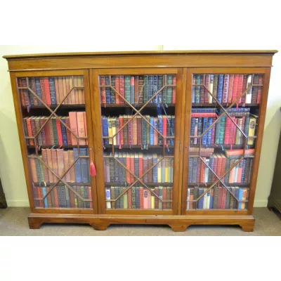 Intarsien Mahagoni Bücherregal von ca. 1900