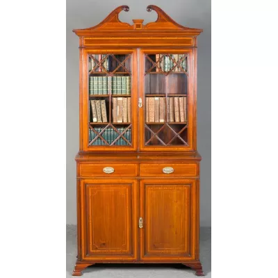 Sheraton revival Bücherschrank von ca. 1910