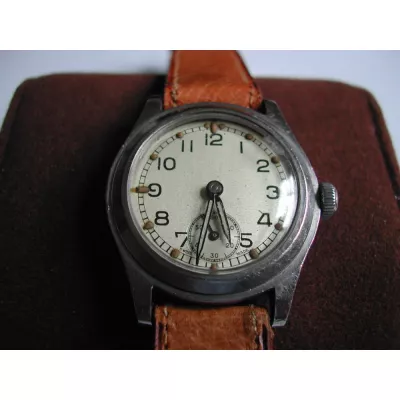 Original Armbanduhr des Militärs aus dem 2. Weltkrieg, 1942