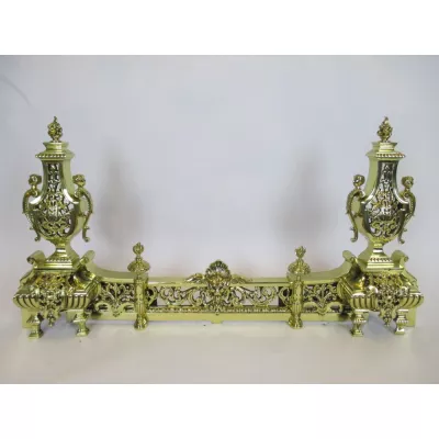 Fender im Louis XVI Stil