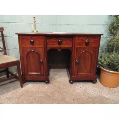 Großartiger antiker viktorianischer Mahagoni Pedestal Schreibtisch britisch, 1880