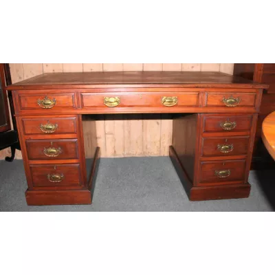 Großer Original antiker viktorianischer Pedestal Desk, Walnussholz, 19. Jahrhundert