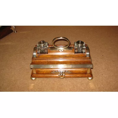 Original Tintenfass aus Eiche mit plattierten Zierteilen, 1900