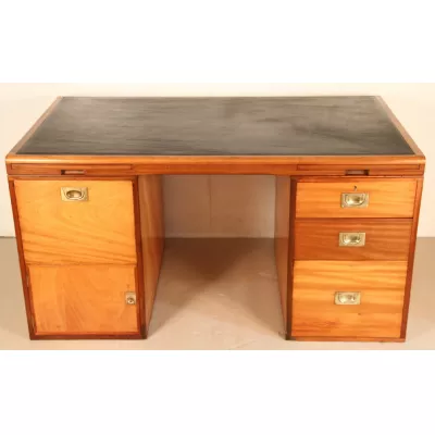 Antiker Pedestal Desk von Waring and Gillow, Militärstil, 1920