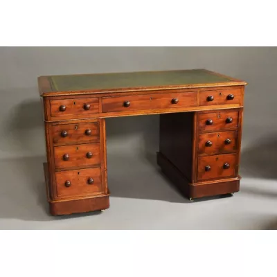 Mahagoni Pedestal Desk, spätes 19. Jahrhundert, 1870