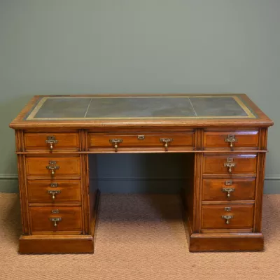 Wundervoller Pedestal Desk, Eiche, 1890 Viktorianisch