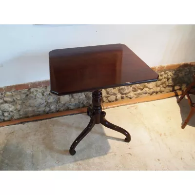 Feiner George III Kipptisch aus kubanischem Mahagoni von ca. 1810 Lampentisch Beistelltisch