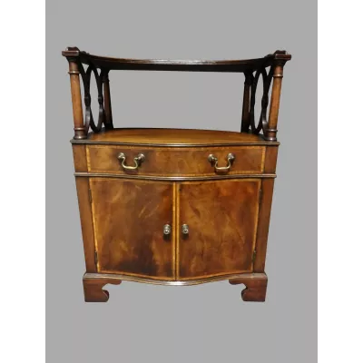 Hervorragendes Sideboard, freistehend, Serpentinenfront, Mahagoni, 1910