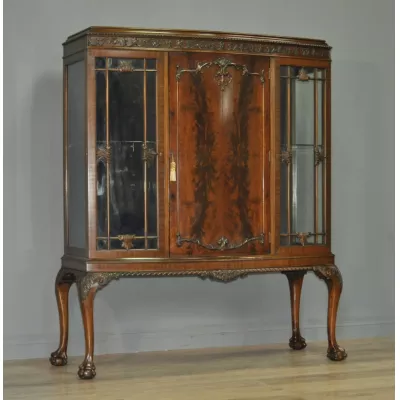 Große Antike Edwardianische Mahagoni Bug Front Dreifach Abgerundete Vitrine von ca. 1900