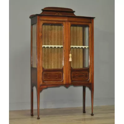 Kleine antike edwardian Intarsien Mahagoni Vitrine mit gefütterten Regalen von ca. 1900