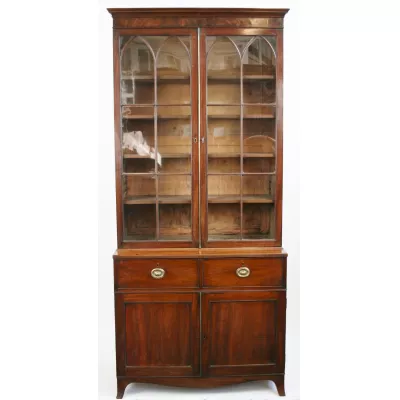 George III. Mahagoni zweitüriges Bücherregal von ca. 1800