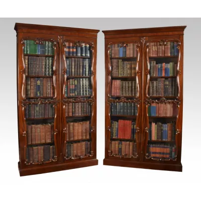 Ein Paar Rokoko-Revival Mahagoni Bücherregale von ca. 1850