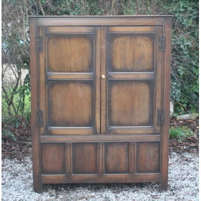 Massive 2-türige Garderobe aus Eichenholz, Kinderkleiderschrank, von ca. 1910