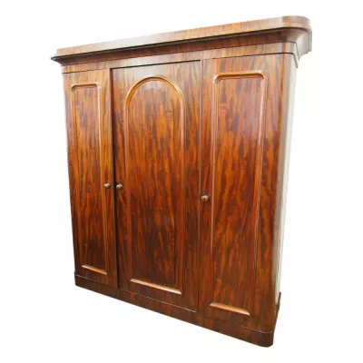 Viktorianischer 3-türiger Mahagoni Kleiderschrank von ca. 1870