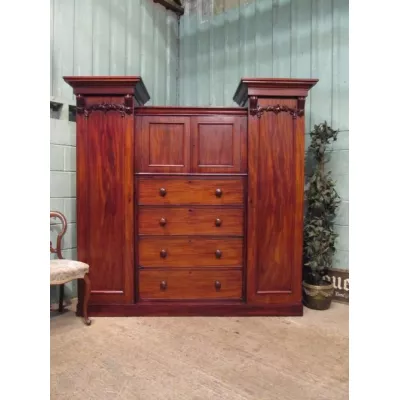 Antiker viktorianischer Kleiderschrank in geflammten Mahagoni von ca. 1880