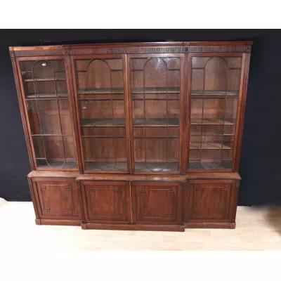 Großer antiker Breakfront Mahagoni Bücherschrank massiv original George II 1800