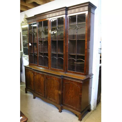 Antiker Englischer Breakfront Bücherschrank aus massivem Mahagoni von ca. 1910