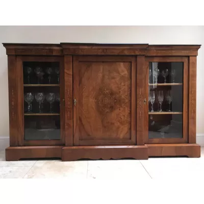 Englisches Mahagoni Intarsien Breakfront Bücherregal antik von ca. 1890