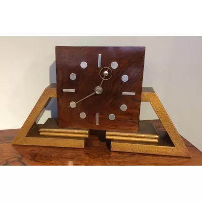 Original Antike Englische Art Deco Nussbaum Kaminuhr von ca. 1930