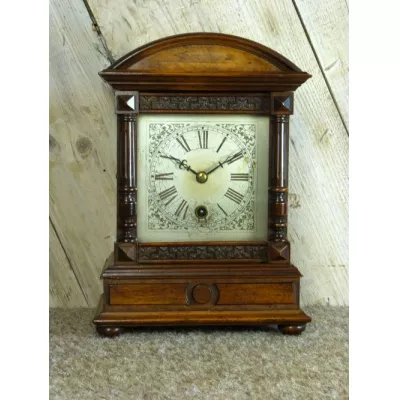 Original Antike Deutsche Nussbaum Kaminuhr von ca. 1900